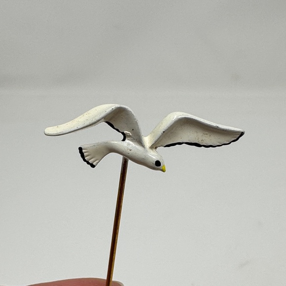 Seagull Bird Pin Brooch - Picture 2 of 3
